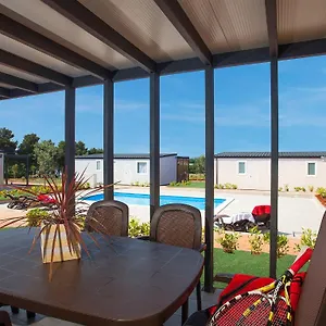 Vakantiepark Adria Mobile Homes In Kastanija, Novigrad Istria
